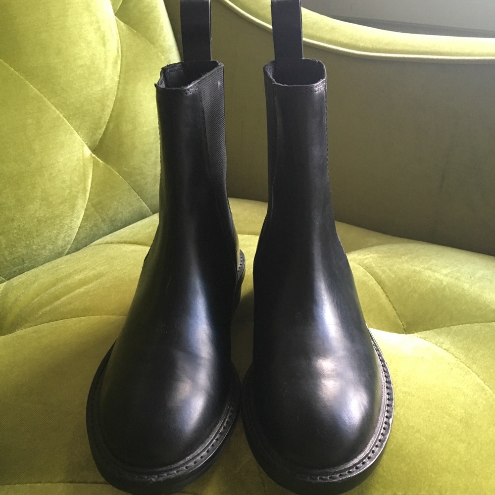 & Other Stories Chelsea Boots